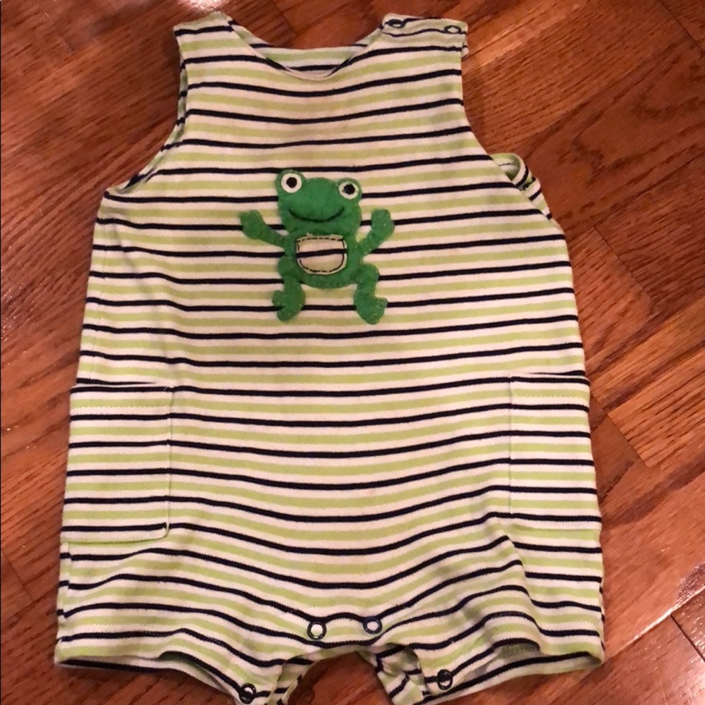 6/9 month frog romper!